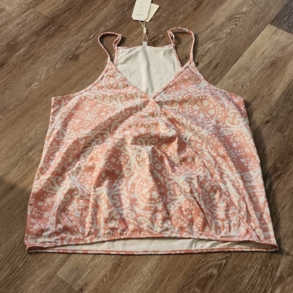 AOKOSOR top size XL pink white New with tags